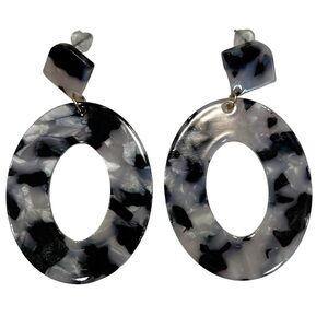 Black & White Oval Acrylic Fashion Earrings